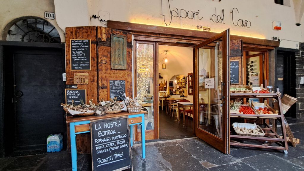 Pieve di Teco, Bistro, Laden